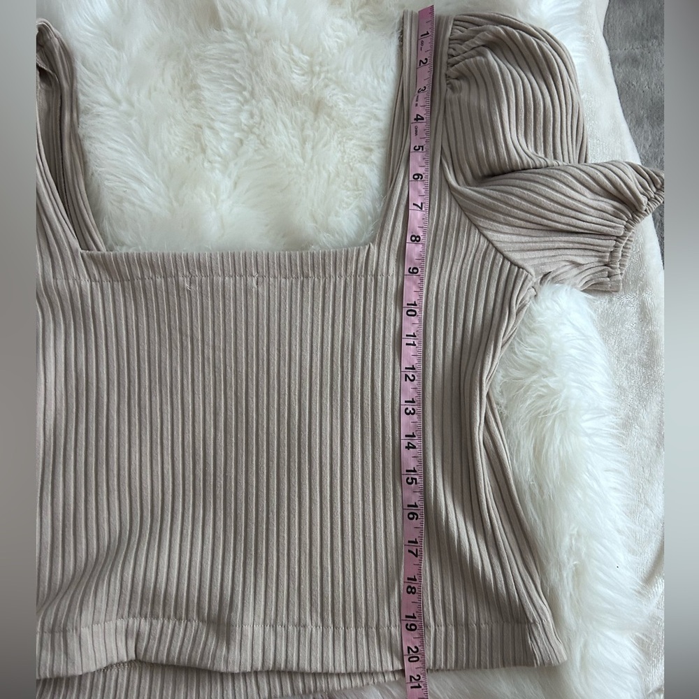 Tan Fitted Puff Sleeve Blouse - Picture 6 of 9